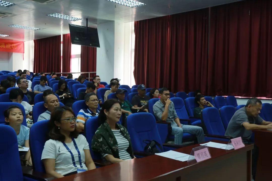 2019香港马会资料大全免费，全方位解读马会文化与赛事资讯